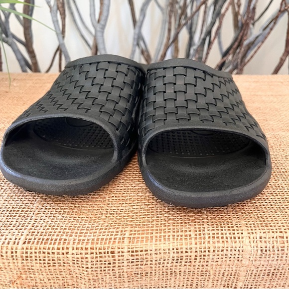 OluKai Men’s Black Torino Rubber Flip Flop Slides Size XXL 12-13 - Picture 4 of 7